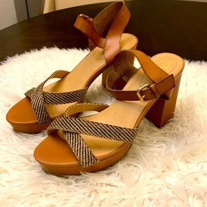 Womens size 11 tan sandals